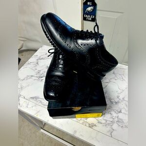 Mens Black Cole Haan 2 Zerogrand Wingtip 
size 9.5
Worn 4x
Pretty New in Box